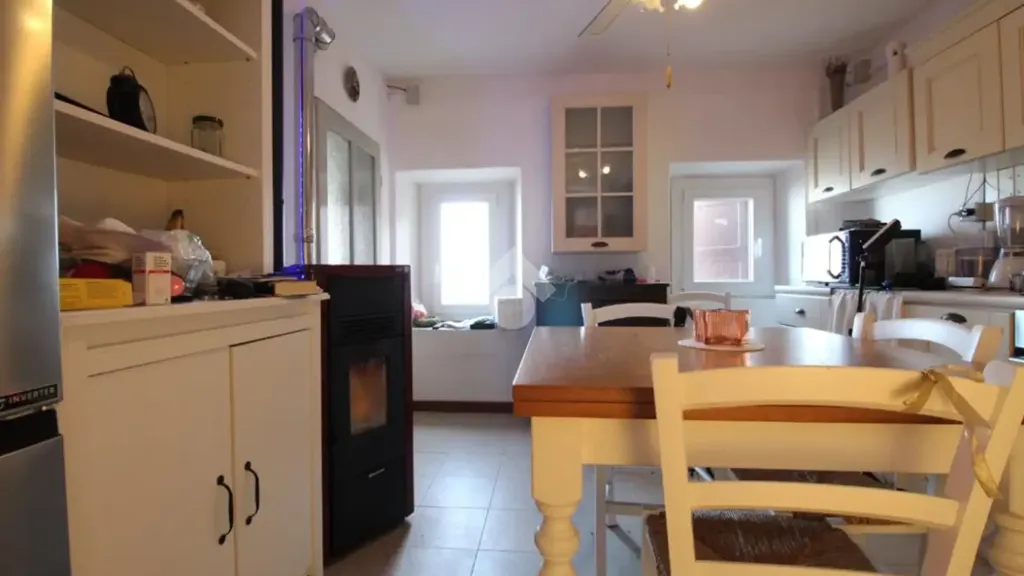 Söögituba - Independent House with Private Garden in Carpineti