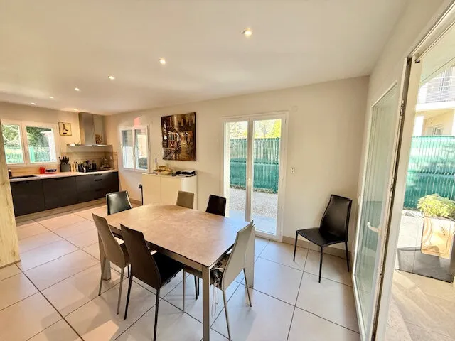Kitchen - Linked Villa with Large Terrace in Saint-Genis-Pouilly