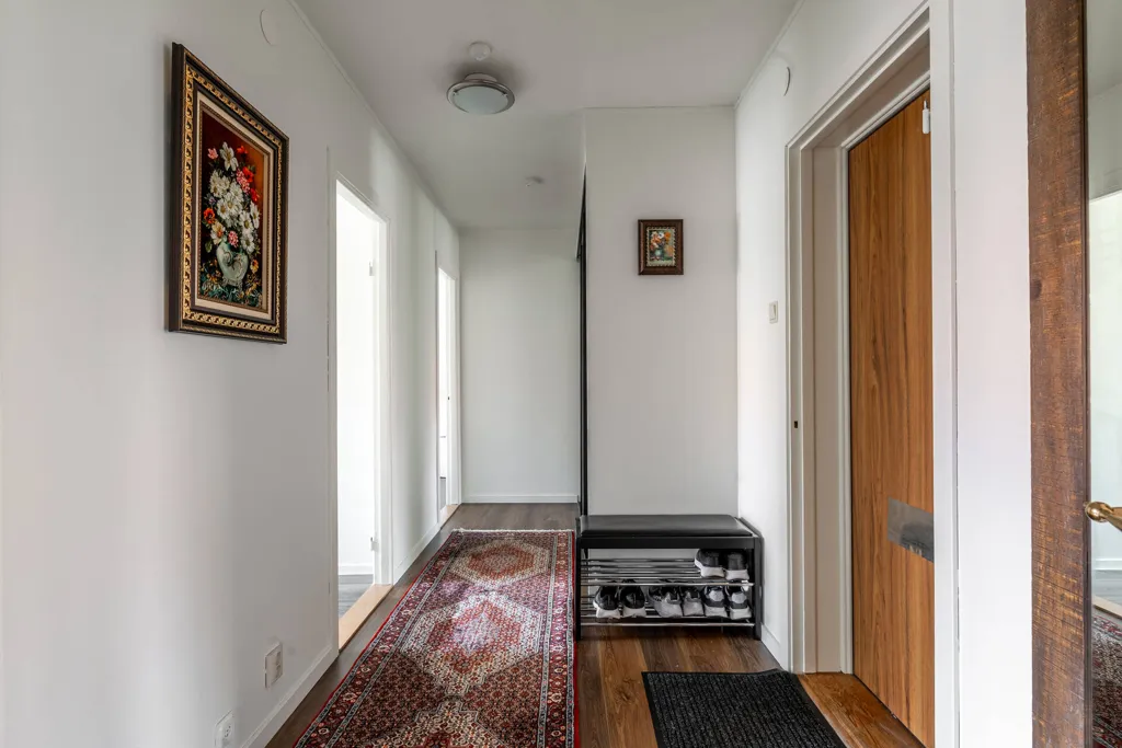 Entrée - Spacious 2-Bedroom Apartment with Lift in Borås