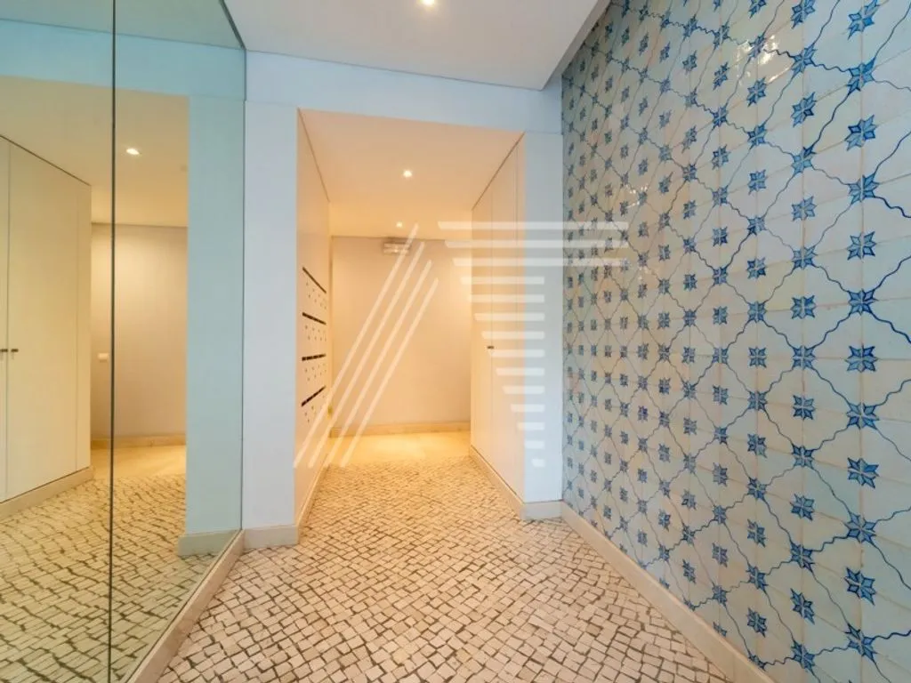Esik - Luxury Apartment with En Suite in Lisbon
