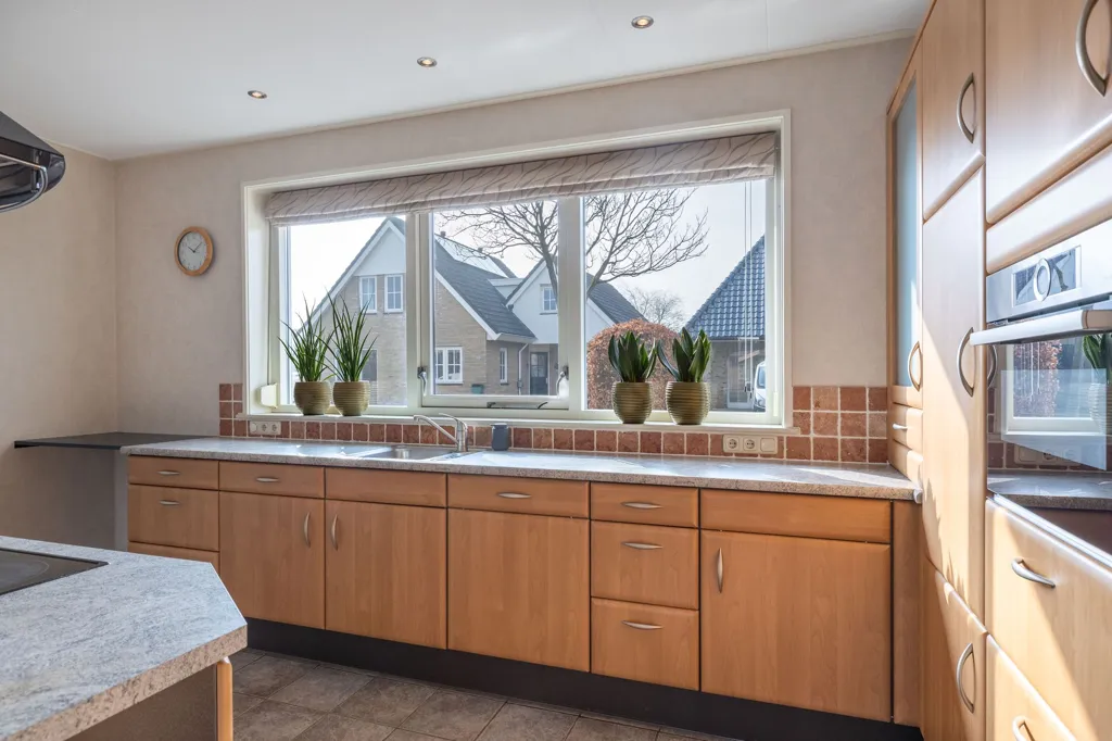 Kitchen - Dwelling with Garden on Moleplaat in Leeuwarden