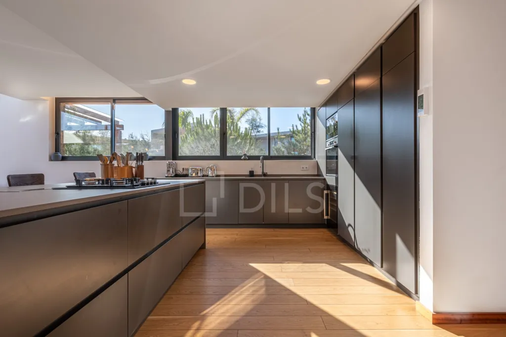 Kitchen - Modern Villa with Sea View in Troia Resort