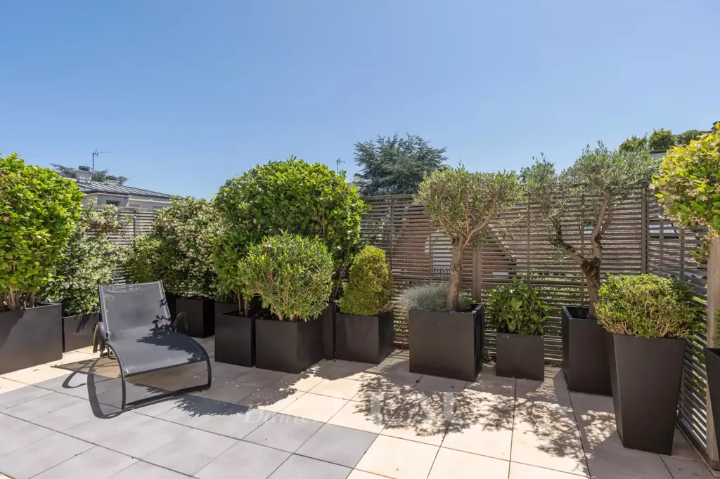 Terrass - Mansion with Swimming Pool in Neuilly-sur-Seine
