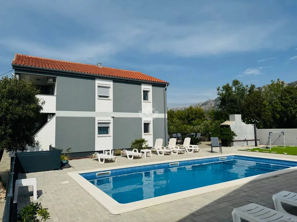 Piscina - Family House with Pool in Starigrad