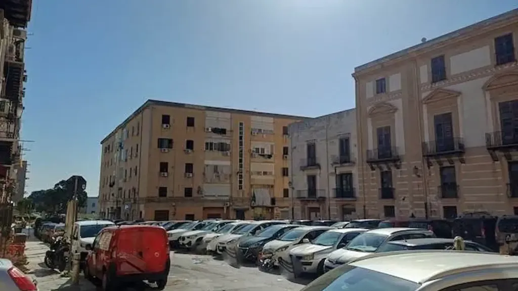 Välivaade - Trilocale with Central Location in Palermo