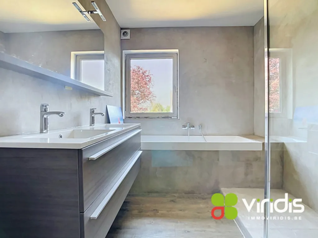 Vannitoad - Contemporary Villa with Pool in Gembloux