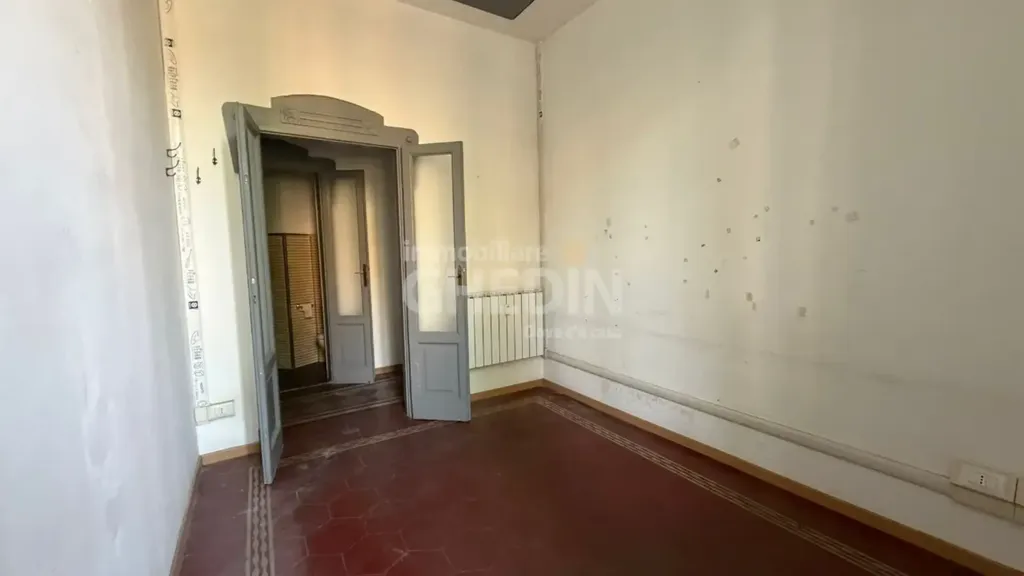 Esik - Bilocale with Original Features in Milan