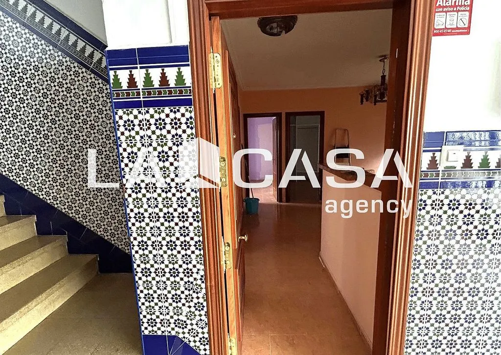 Esik - Ground Floor Flat to Renovate in Pío XII