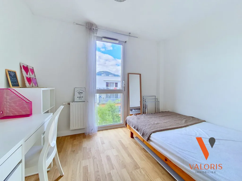 Chambres - Appartement avec Balcon et Garage à Grenoble