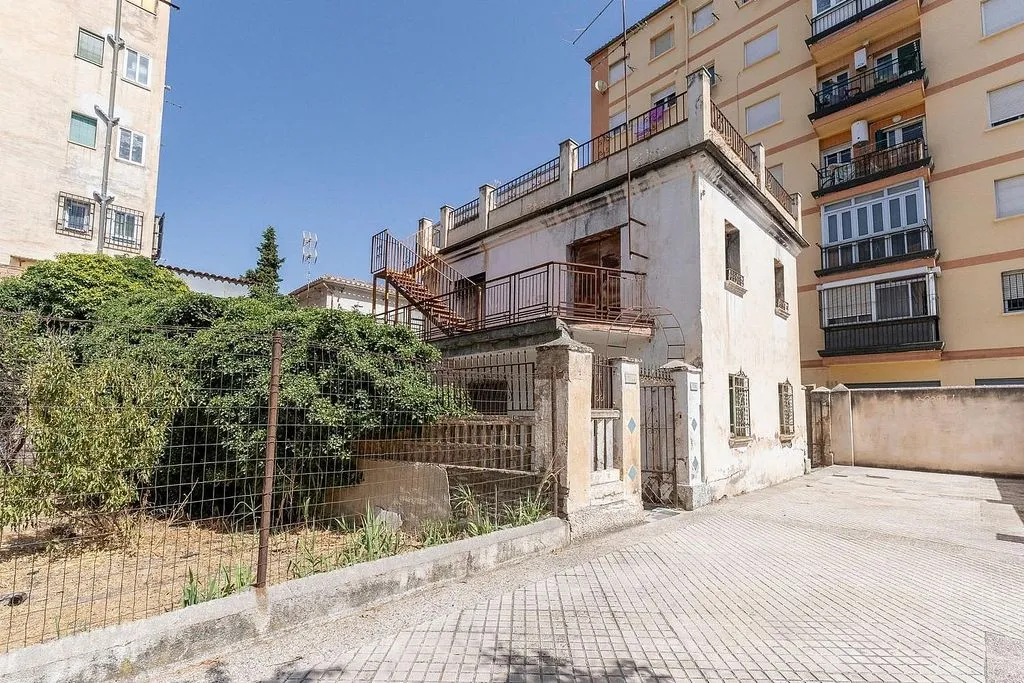 Välivaade - Detached House with Private Garden in Granada