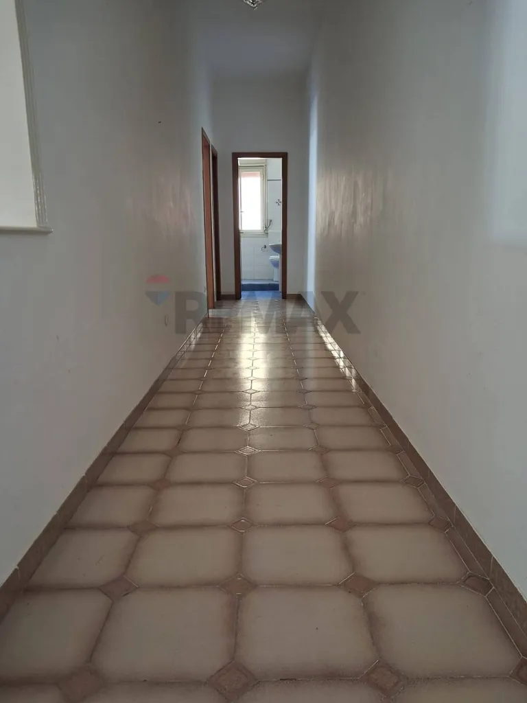 Esik - Unfurnished Flat with Balcony in Favara