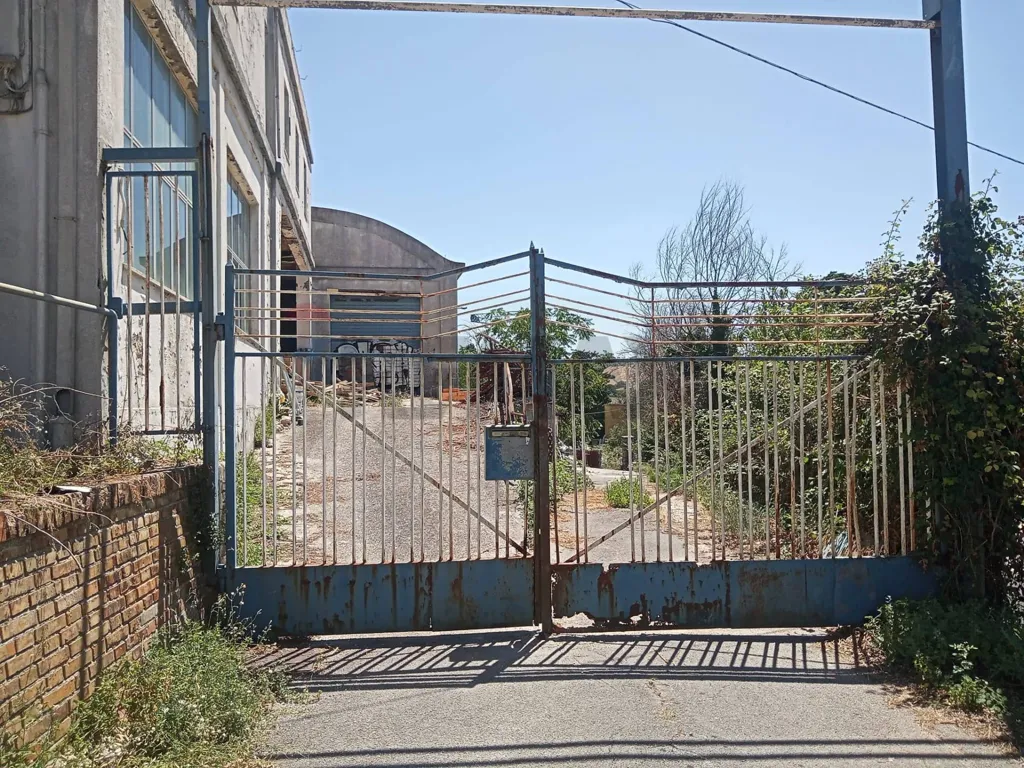 Välivaade - Industrial Warehouse for Development in Ancona