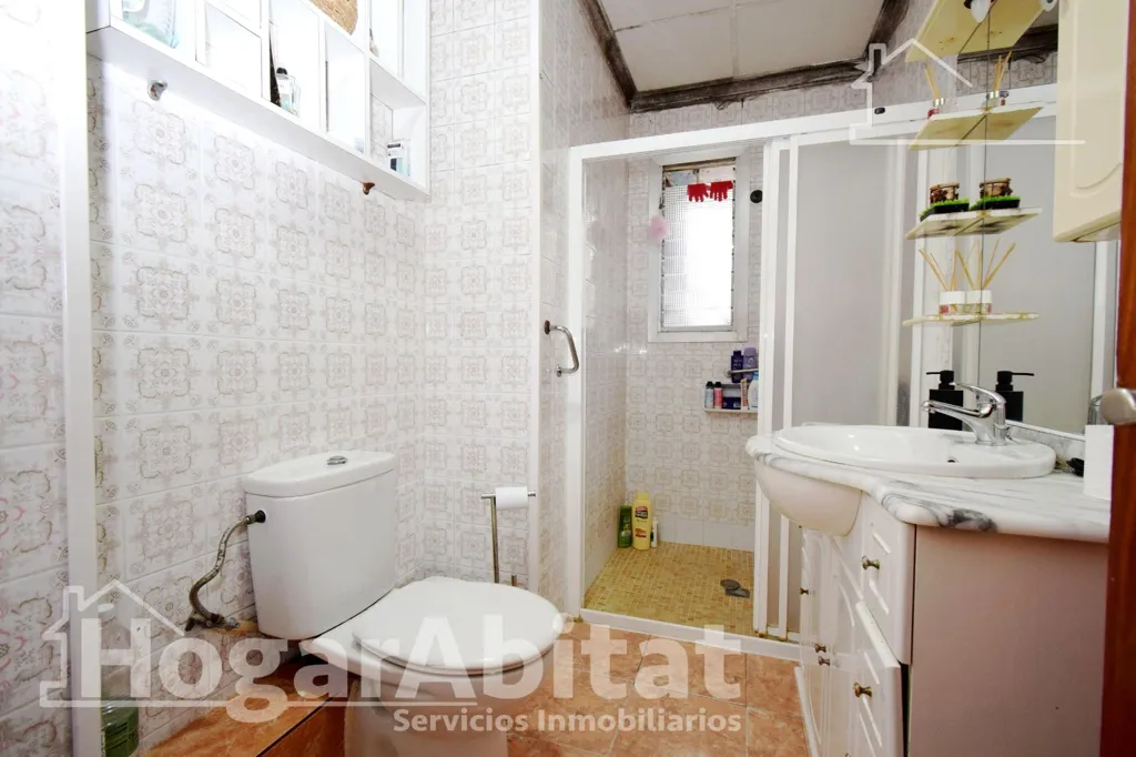 Salles de bain - Bright Flat with Terrace in Torrent