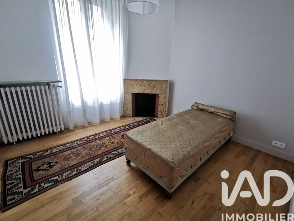 Chambres - Maison Rénovée avec Jardin à Guernes