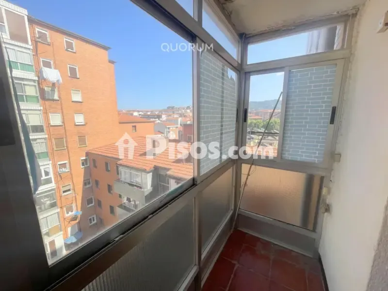 Balcony - Bright Apartment with Terrace near Basarrate Metro