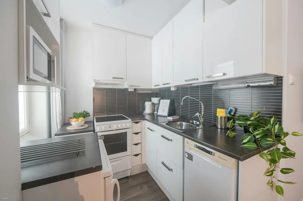 Kitchen - 1-room apartment in Helsinki