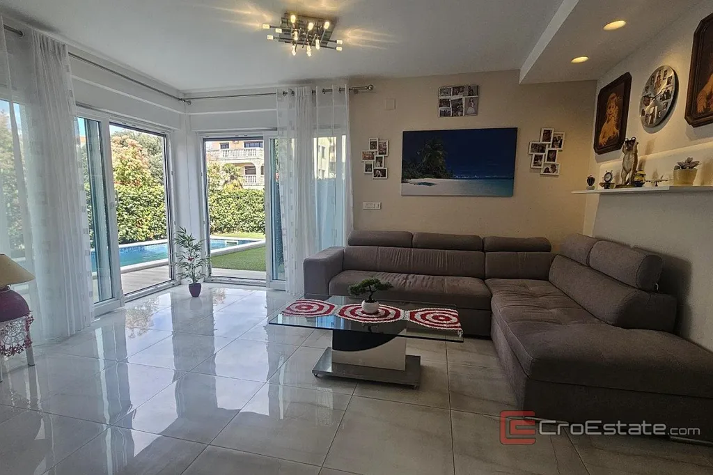 Elutuba - Apartment with Pool in Malinska, Krk