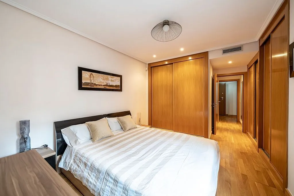 Magamistoad - 1-Bed Flat with Pool in Legazpi
