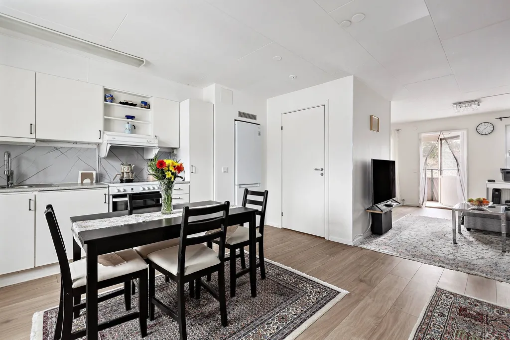 Söögituba - Renovated Apartment with West-Facing Balcony in Järfälla