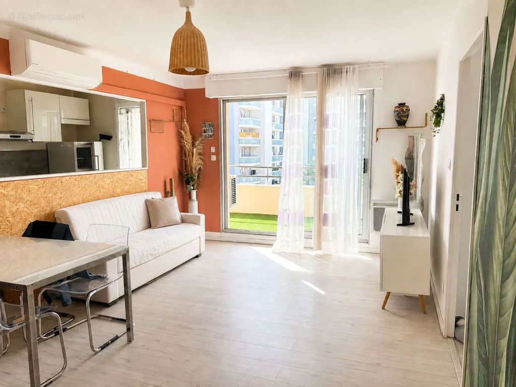 Séjour - Appartement avec Terrasse au Calme à Marseille 13010
