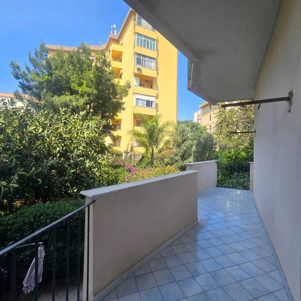 Balcone - Apartment with Balcony in Palermo