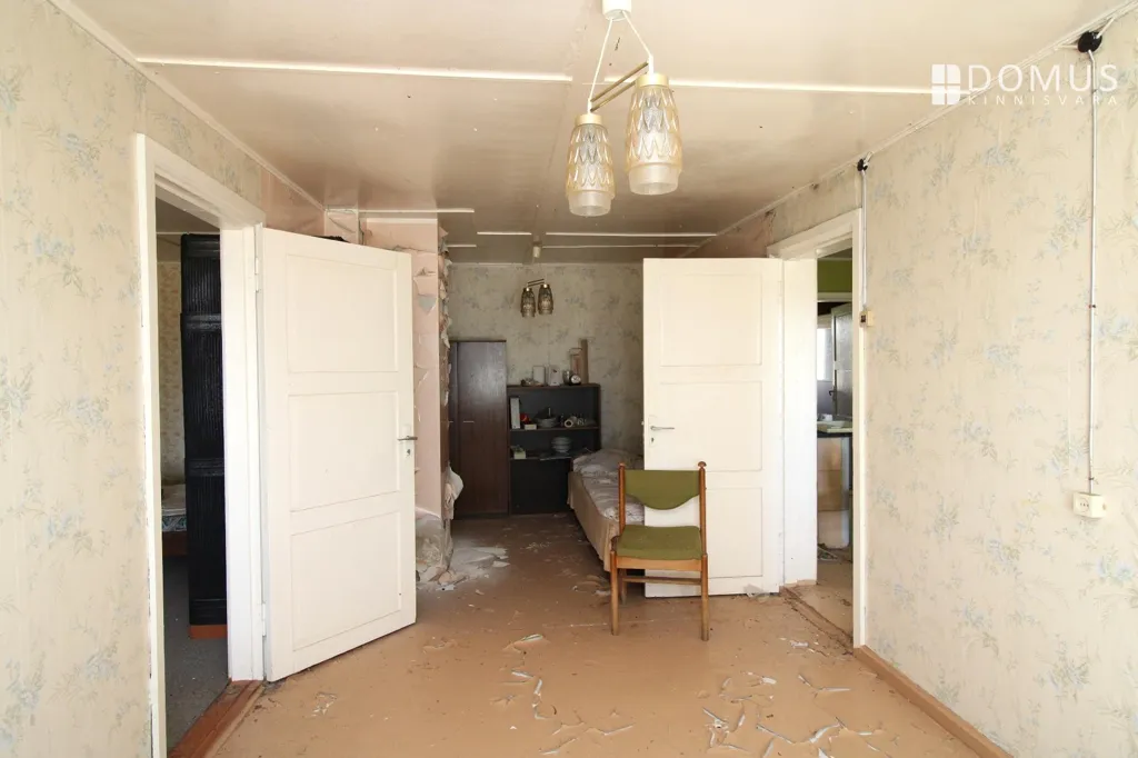hallway_entrance