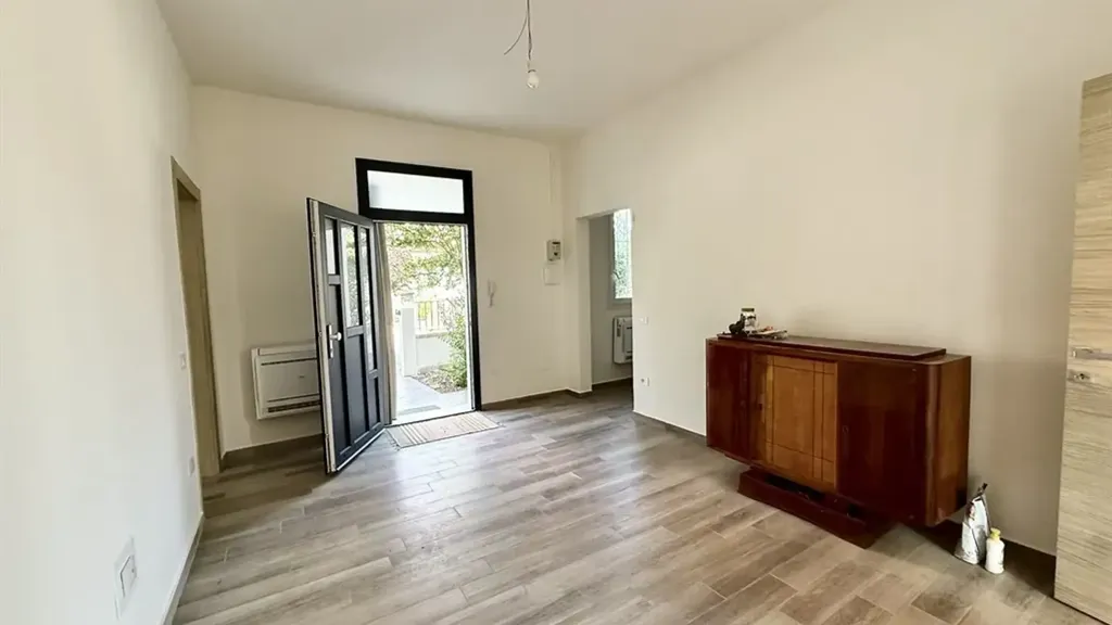 hallway_entrance