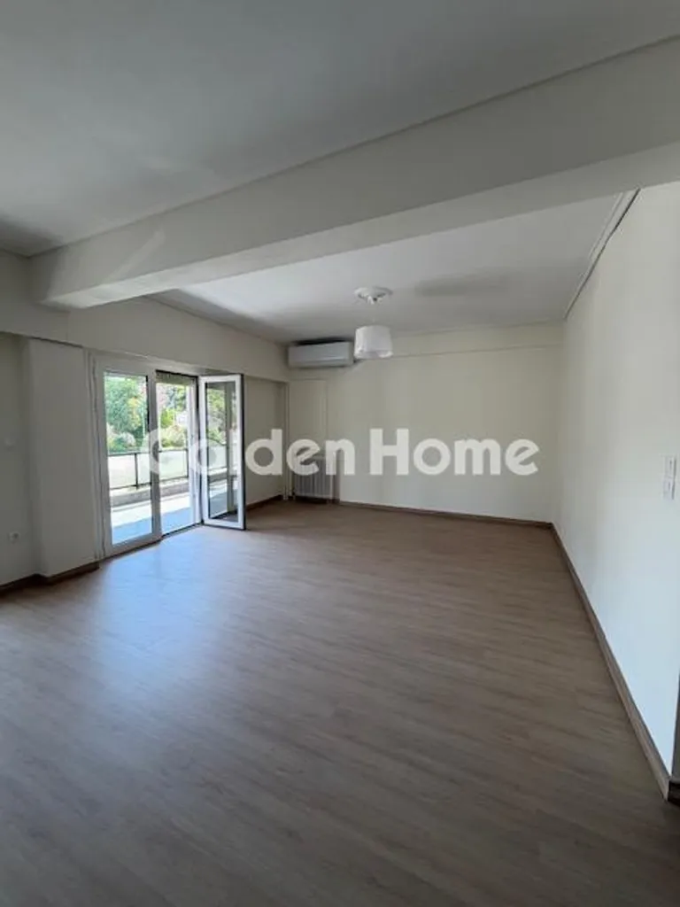 Soggiorno - Renovated Apartment with Parking in Cholargos