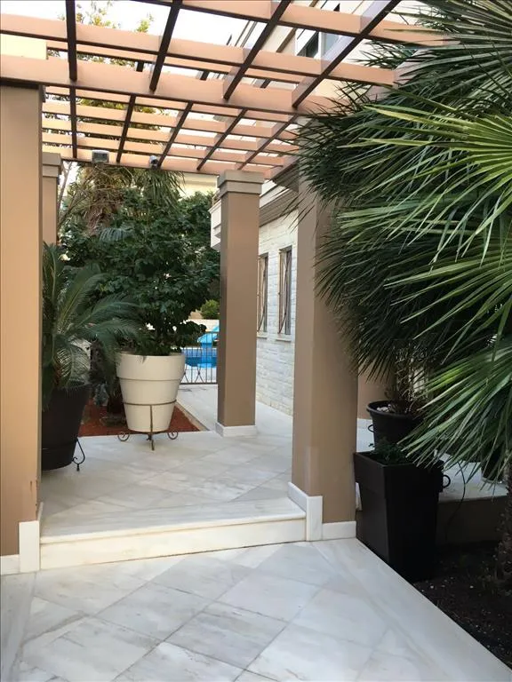 Terrasse - 4-Storey Villa with Sea View in Athens