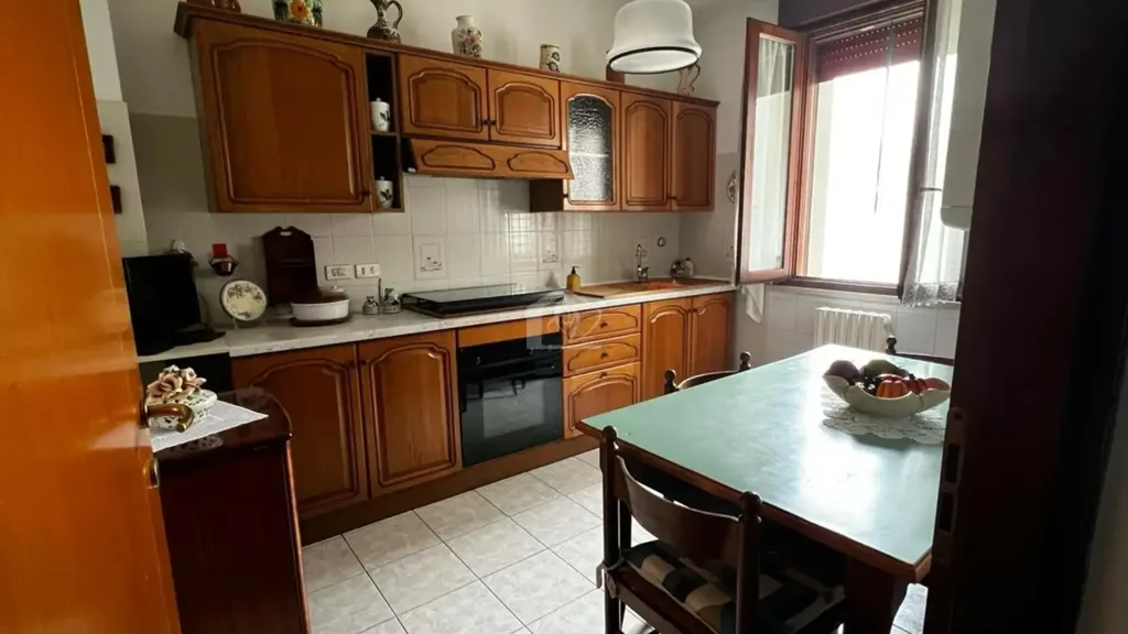 Kitchen - Apartment with Balcony in Central Suzzara