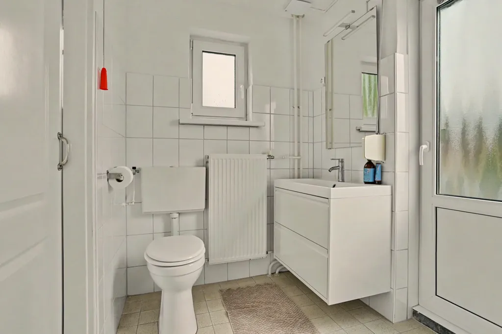 Salles de bain - Modernised Two-Storey House with Garden in De Elst