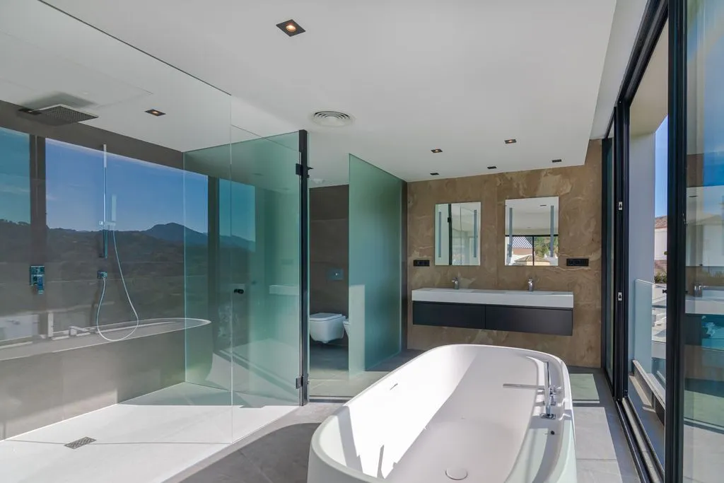 Vannitoad - Luxury Villa with Sea View in Benahavís