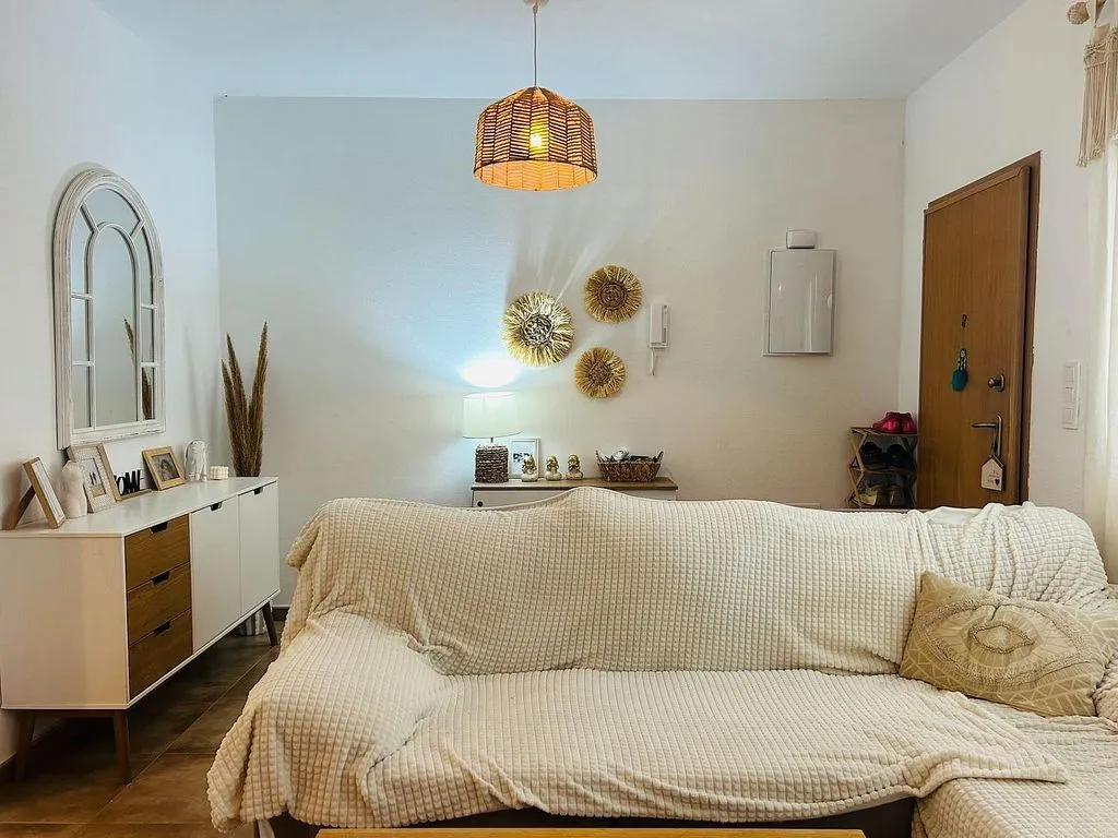 Elutuba - Two-Bedroom House with Pool in Las Lomas del Rame