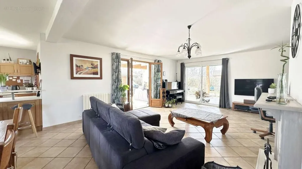 Séjour - Maison Basque avec Piscine à Mouguerre
