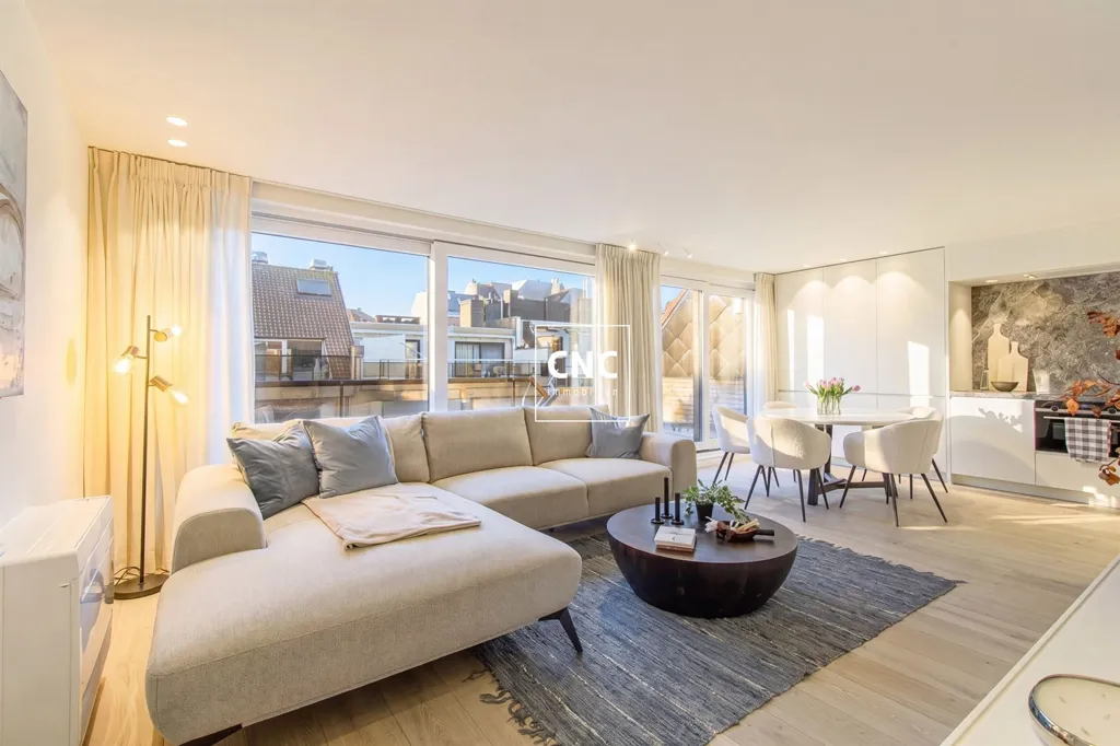 Séjour - Penthouse Rénové avec Terrasses Spacieuses près du Front de Mer