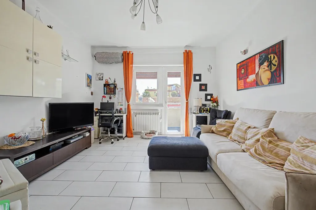 Elutuba - Triplex with Balcony in Ostia, Rome