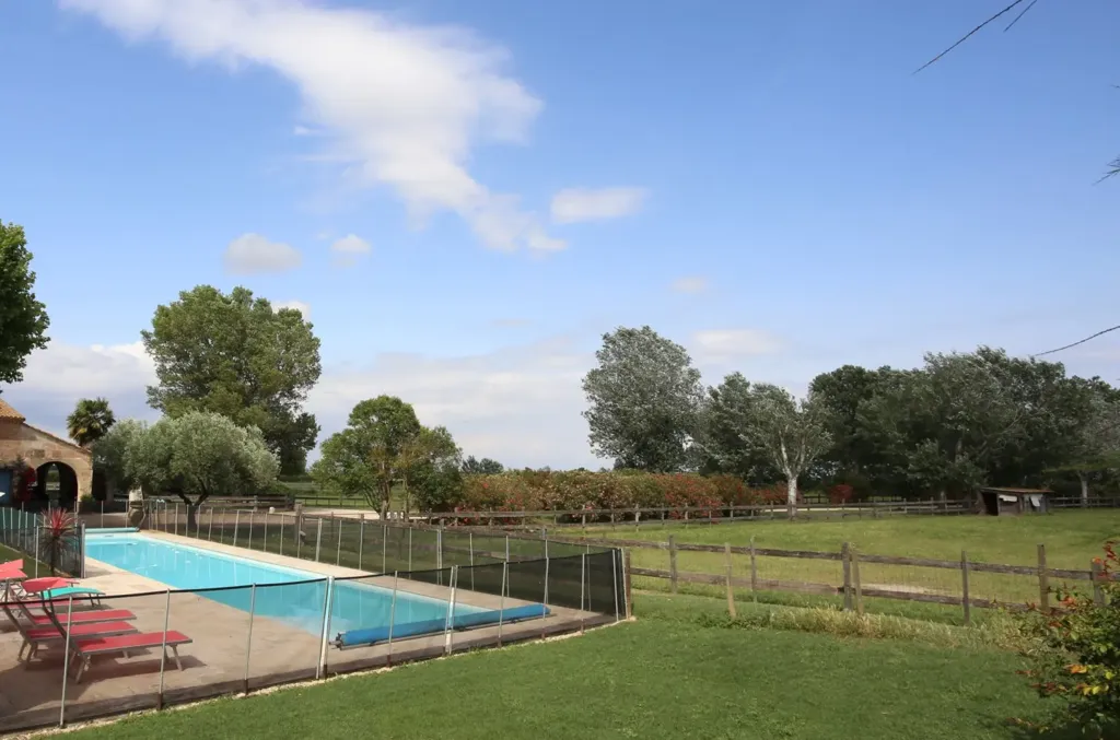 Bassein - Luxury House with Pool in Nîmes, Occitanie