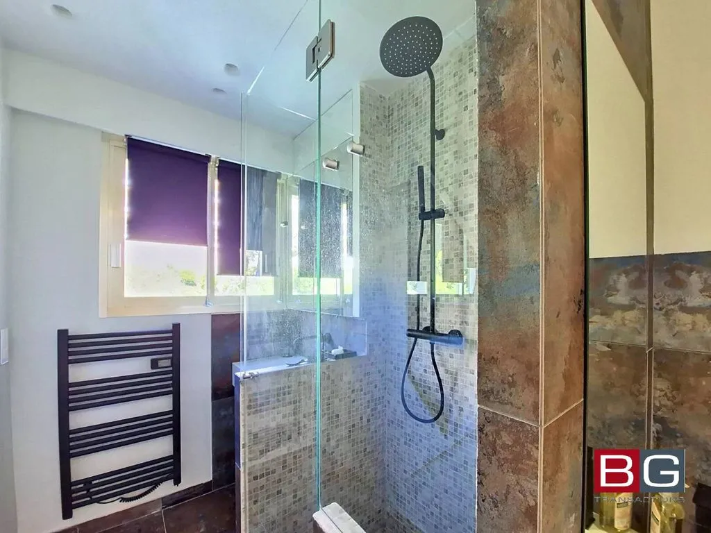 Vannitoad - Luxury Flat with Sea View in Antibes
