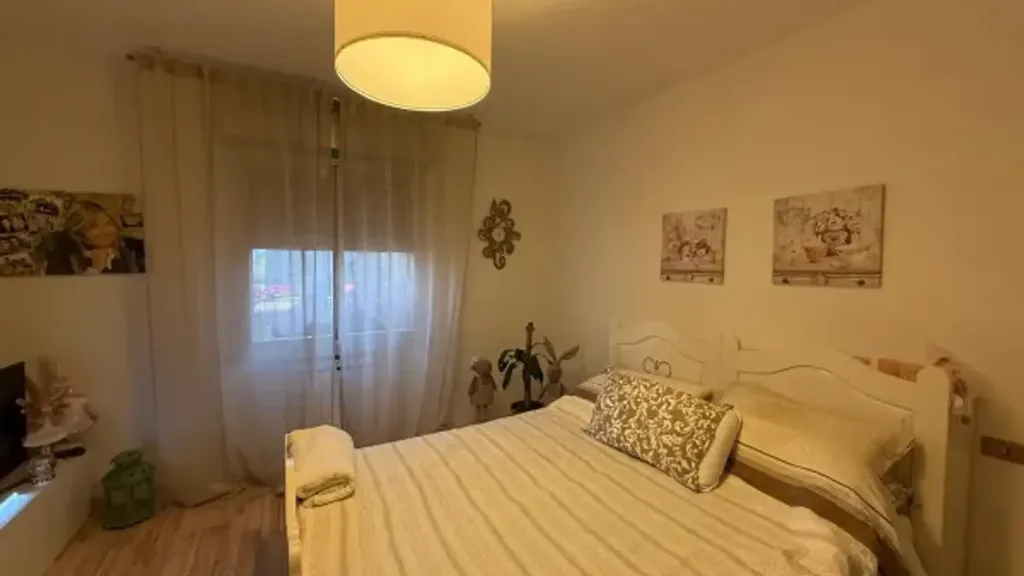 Camere da letto - Rustic-Styled Apartment with Balcony in Suzzara