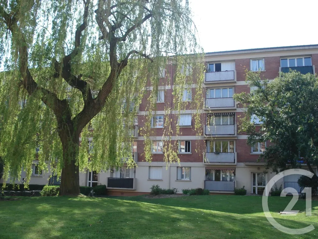 Esterno - 3-Bed Flat with Balcony in Morangis Centre