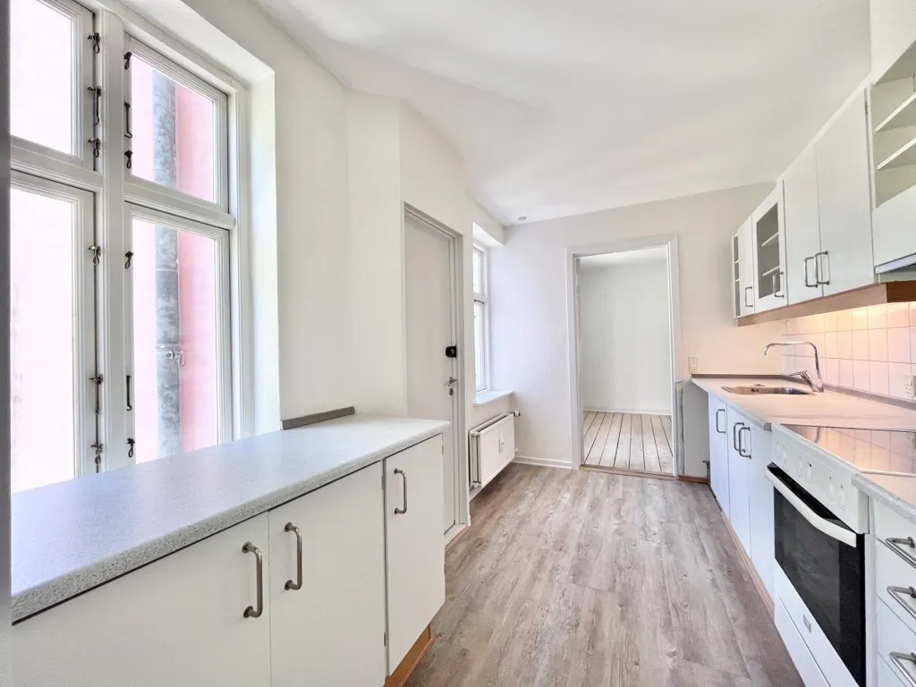 Cuisine - 4-Bedroom Apartment with Central Location in Aalborg