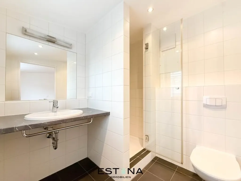 Bathrooms - Apartment with Sunny Terrace in Mariahilf