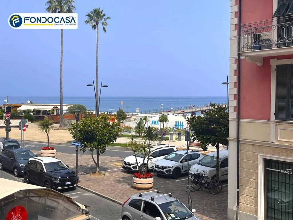Extérieur - Renovated Beachfront Apartment in Ceriale