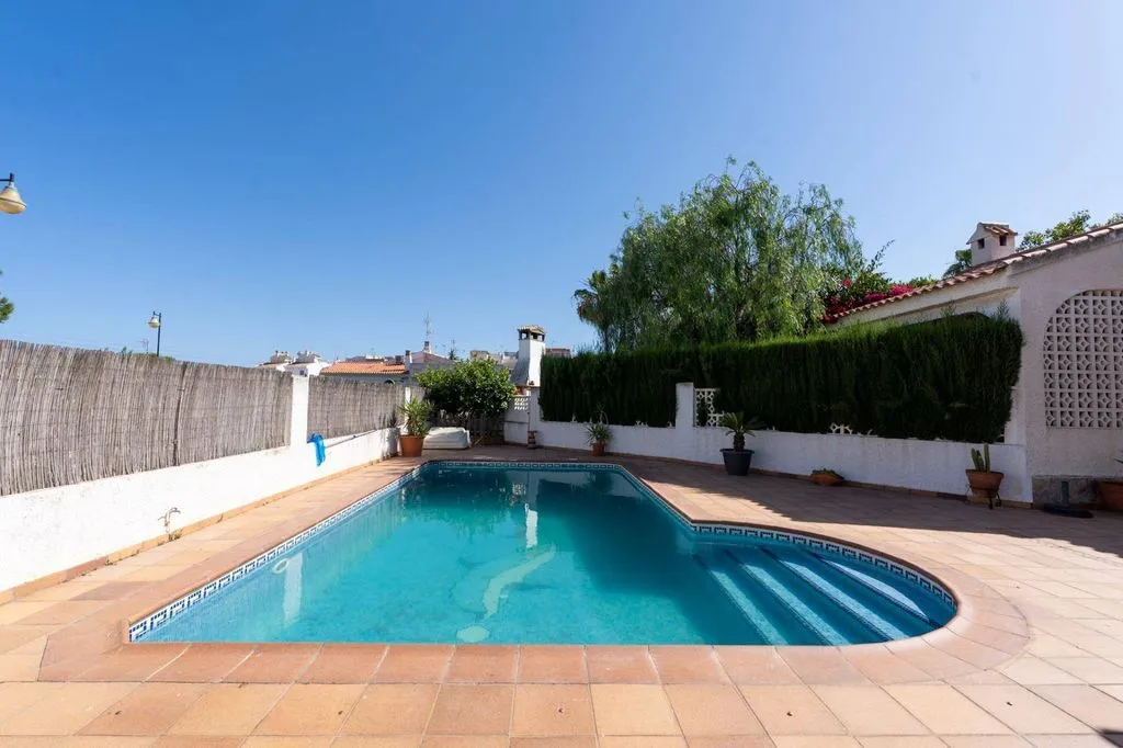 Piscine - Detached House with Pool in Torrevieja