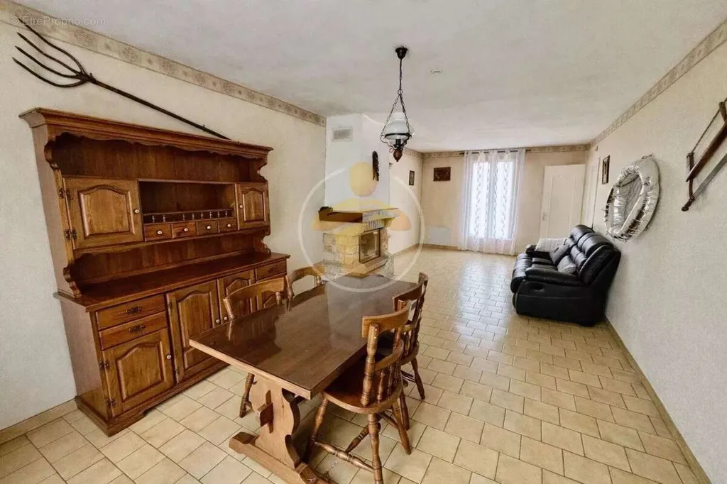 Salle à manger - Pavillon à Rénover avec Jardin à Tergnier