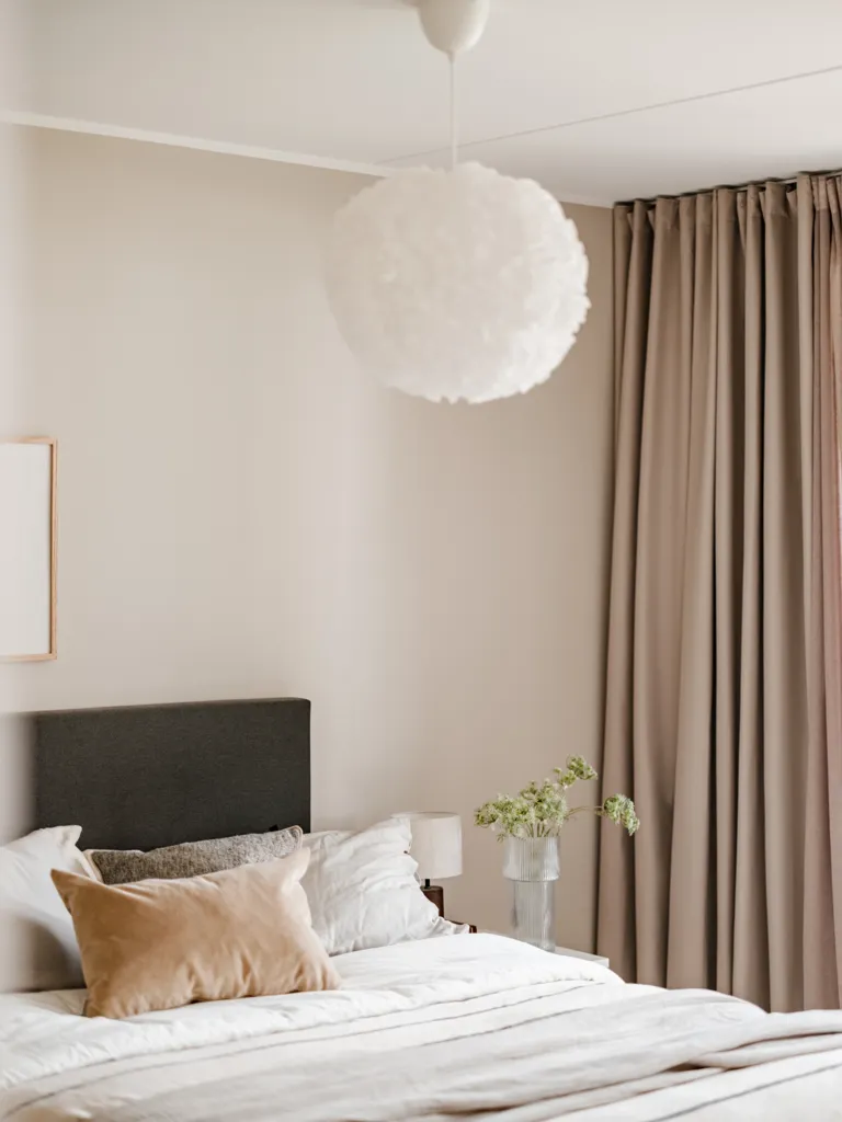 Bedrooms - 3-Bedroom Apartment with Garden Access in Oslo