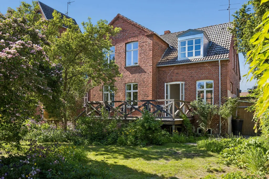 Giardino - Renovated Villa in Eberts Villaby, Copenhagen
