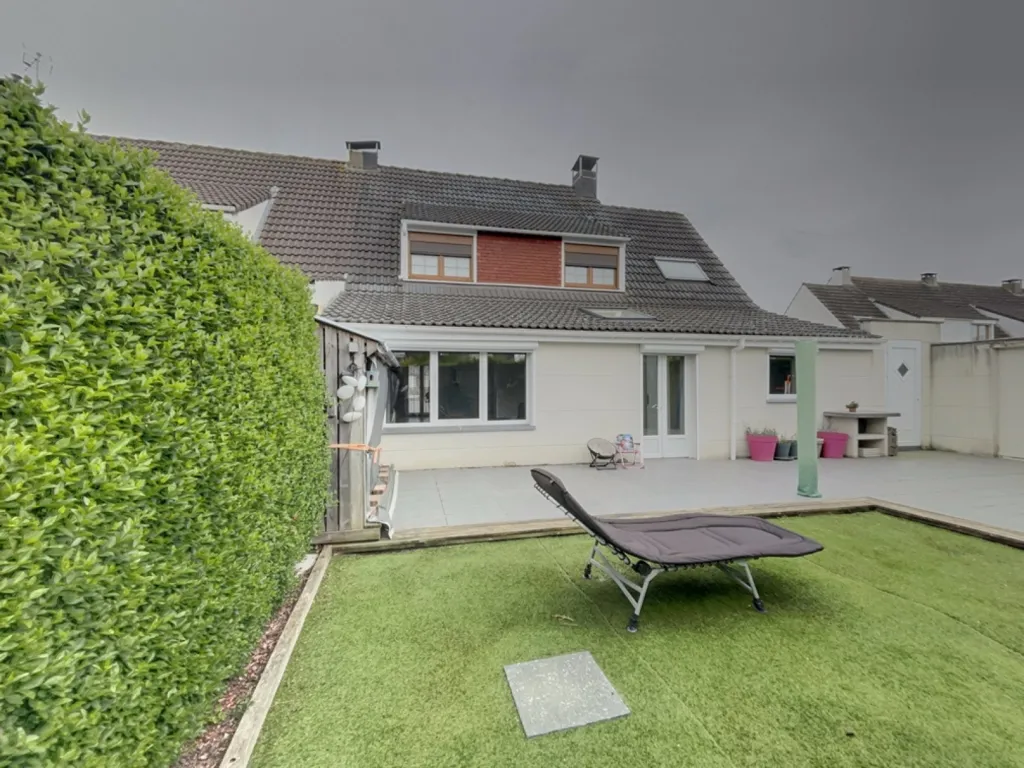 Aed - Semi-Detached House with Garden in Longuenesse