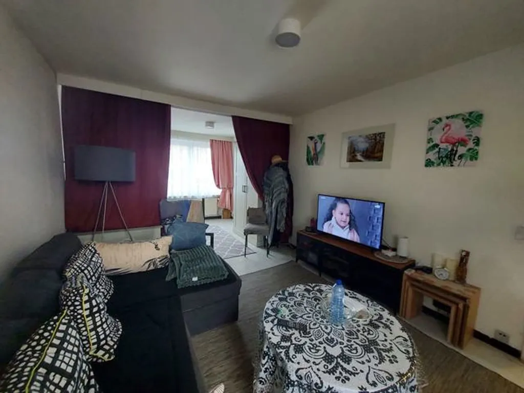 Séjour - Studio avec Balcon à Berchem-Sainte-Agathe