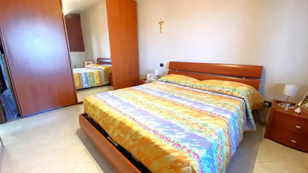 Camere da letto - Appartamento con terrazzo in parco ad Acerra